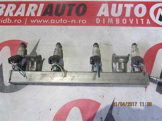 RAMPA INJECTIE Ford Mondeo benzina 2003 - Poza 1