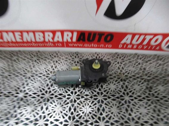 MOTORAS MACARA DREAPTA FATA Ford Fiesta V diesel 2006 - Poza 1