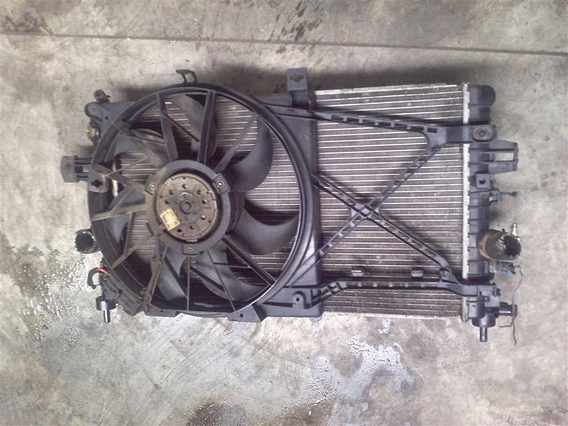 RADIATOR APA Opel Astra-H benzina 2008 - Poza 1