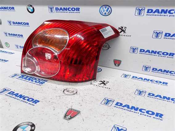 LAMPA DREAPTA SPATE Toyota Avensis 2006 - Poza 2