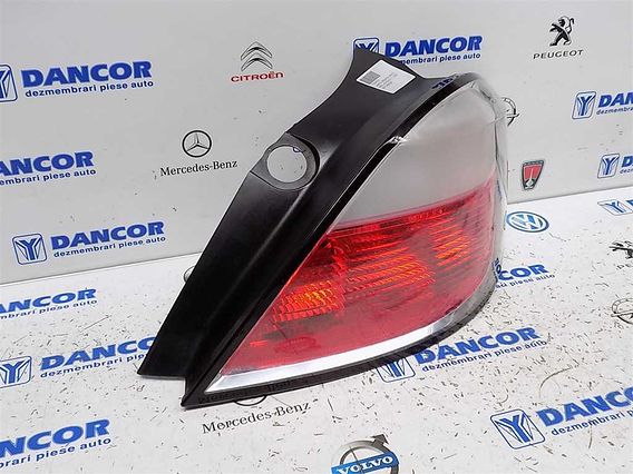 LAMPA DREAPTA SPATE Opel Astra-H 2005 - Poza 1