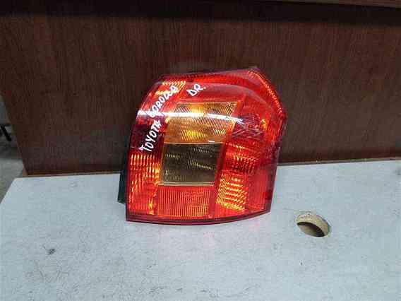 LAMPA DREAPTA SPATE Toyota Corolla 2004 - Poza 1