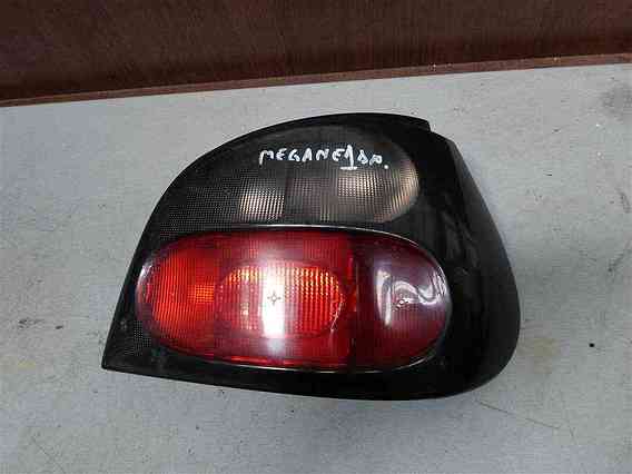 LAMPA DREAPTA SPATE Renault Megane 1998 - Poza 1