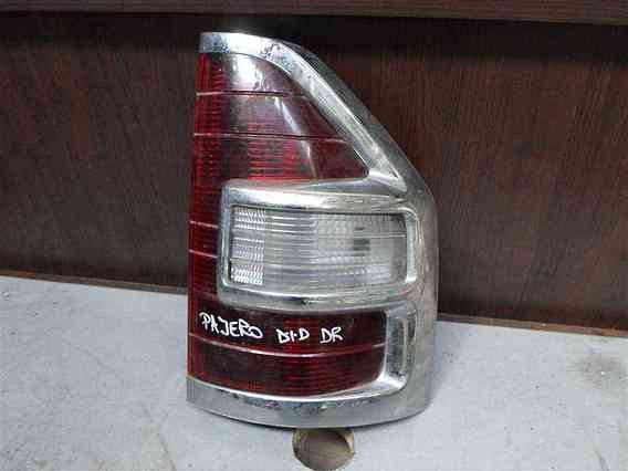 LAMPA DREAPTA SPATE Mitsubishi Pajero 2001 - Poza 1