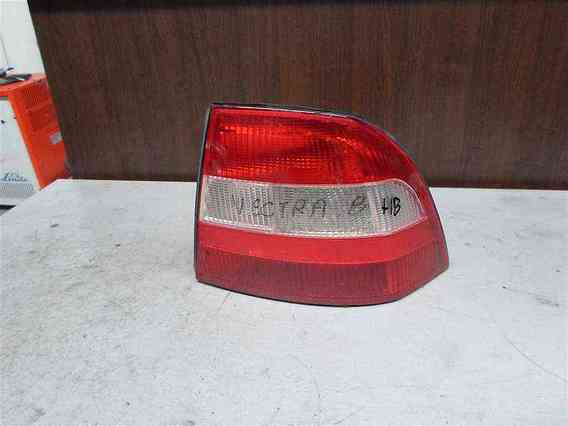 LAMPA DREAPTA SPATE Opel Vectra-B 1997 - Poza 1